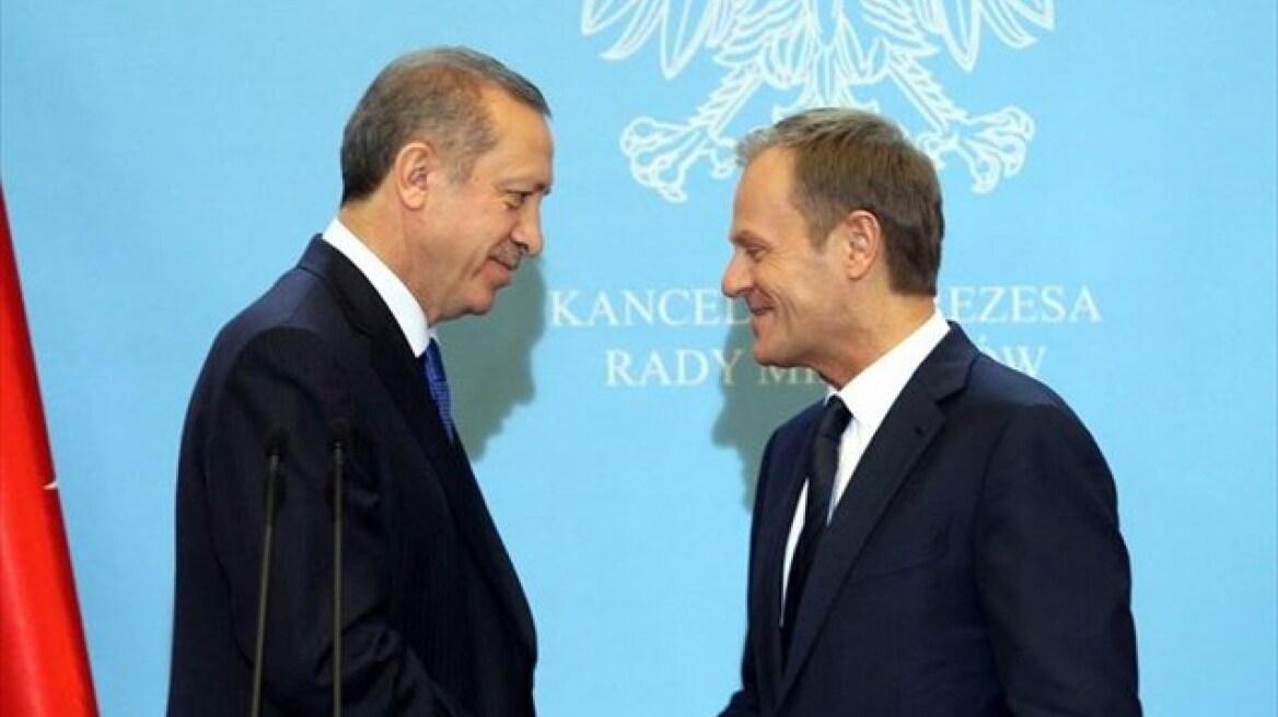 Στο τηλέφωνο ο προεδρεύων της ΕΕ Τουσκ με τον Ταγίπ Ερντογάν