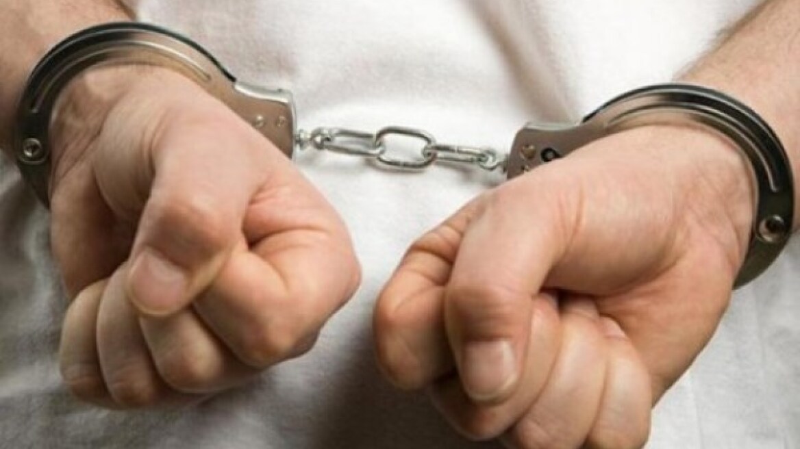 Με ενέδρες στα πάρκινγκ της εθνικής τσιγγάνοι λήστευαν οδηγούς