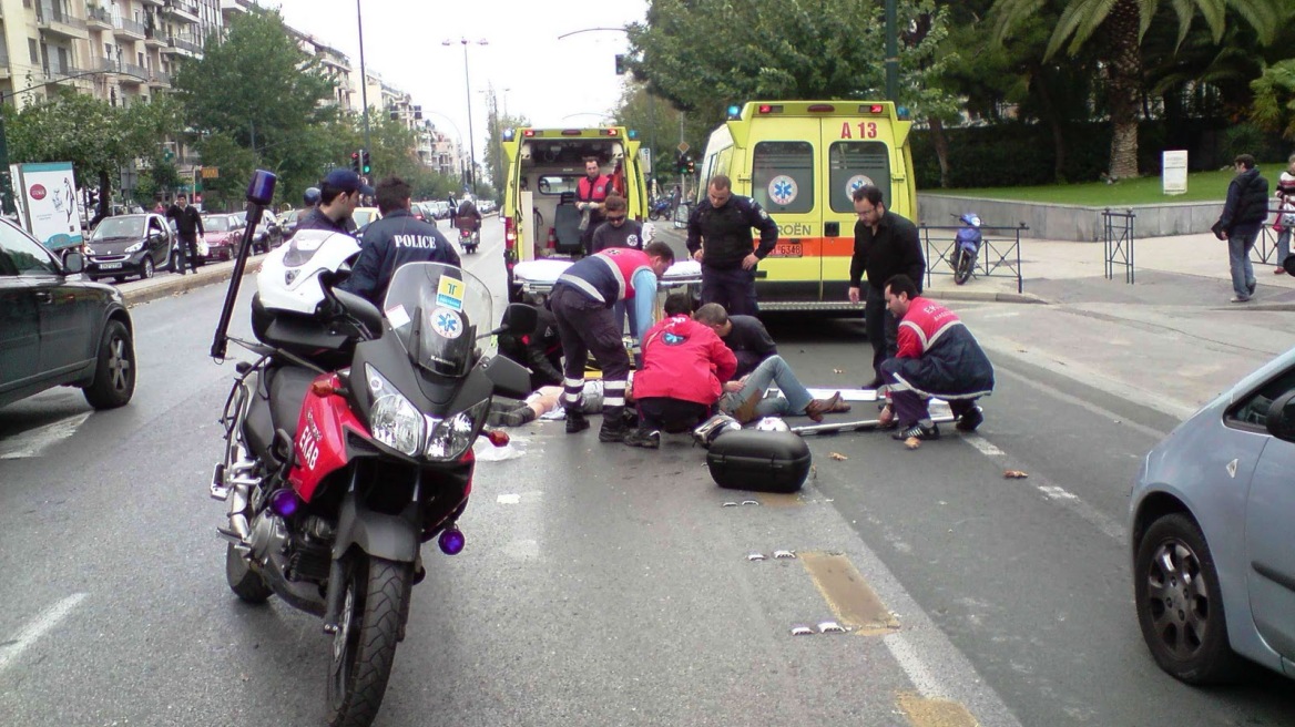 Δείτε πώς επανέφεραν στη ζωή οι άντρες του ΕΚΑΒ έναν 65χρονο άντρα