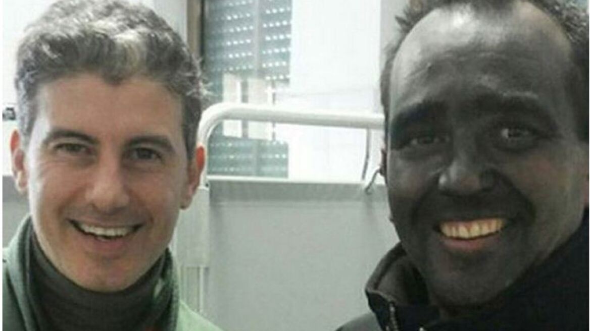 Φωτογραφία: Επιβάτης του Norman Atlantic με το πρόσωπο κατάμαυρο από τους καπνούς