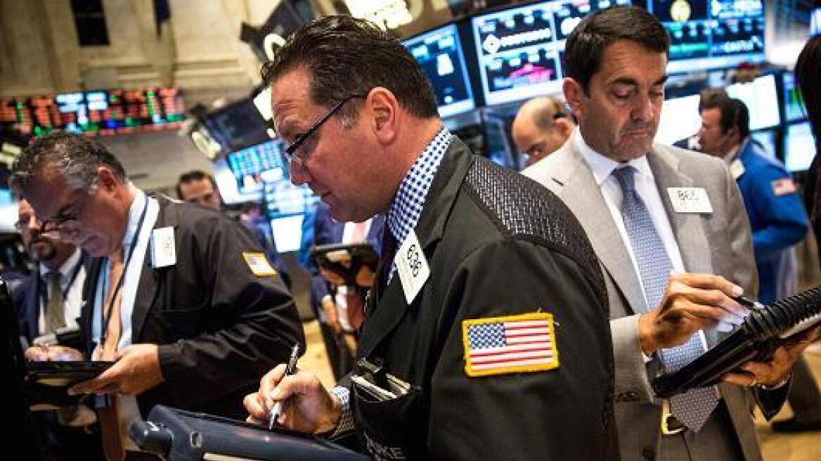 Μεικτές τάσεις στη Wall Street, με το βλέμμα και στην Ελλάδα