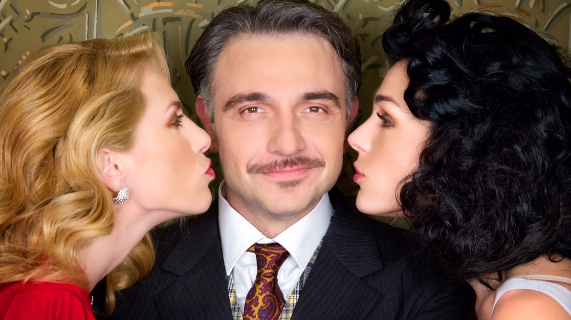 «Φάντασμα με γόβες» στο θέατρο Γκλόρια