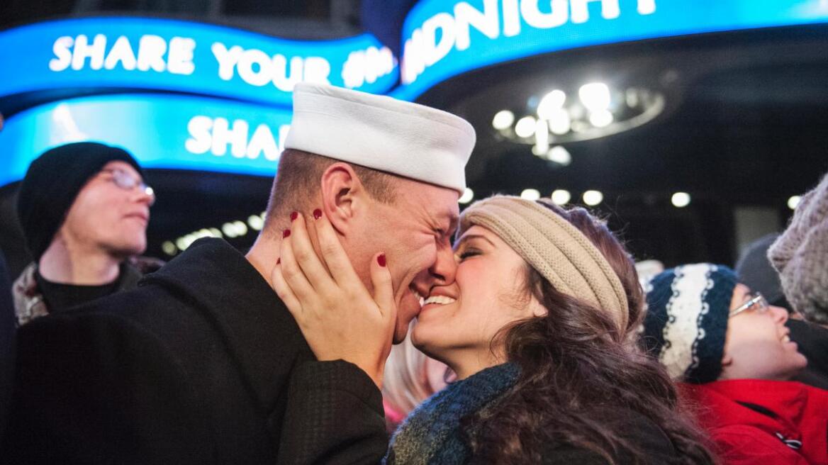 Πρωτοχρονιά στη Νέα Υόρκη: Δείτε φωτογραφίες από την κατάμεστη Times Square