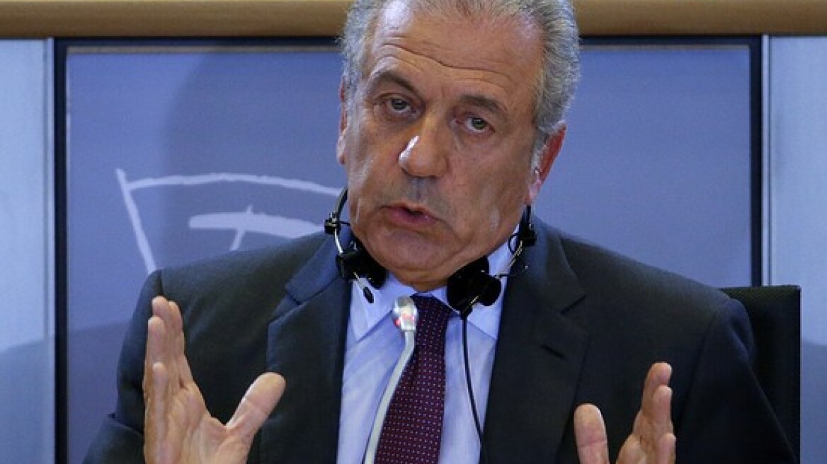 Αβραμόπουλος: Κορυφαία προτεραιότητα της ΕΕ η καταπολέμηση της διακίνησης παράνομων μεταναστών
