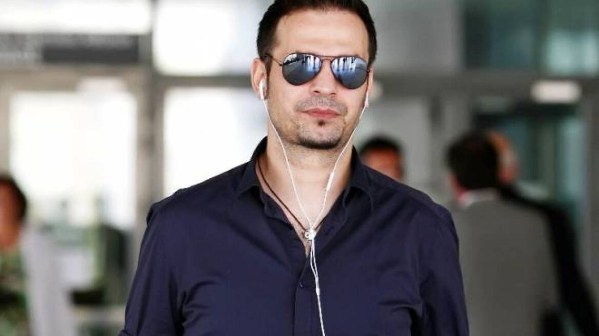 O Ντέμης Νικολαΐδης δεν θα είναι υποψήφιος με τον Γιώργο Παπανδρέου