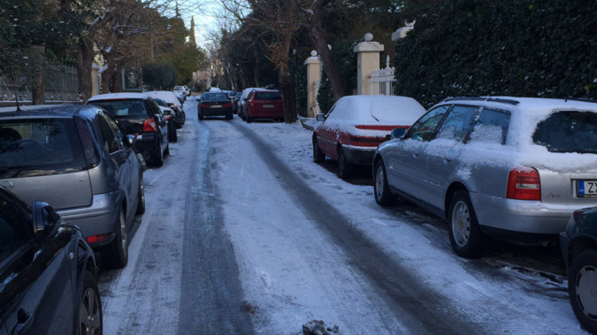 «Παγοδρόμια» οι δρόμοι - Πότε θα υποχωρήσει η κακοκαιρία