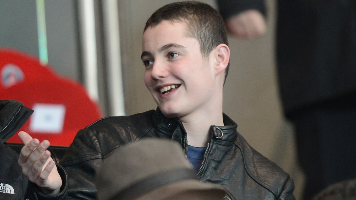 Στα όπλα καλεί τους Γάλλους ο μικρός γιος του Σαρκοζί