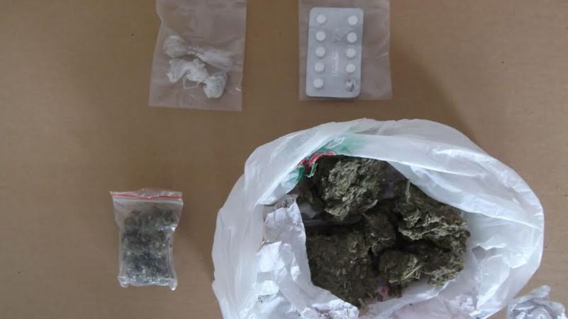 Νεαρός συνελήφθη με χασίς, ηρωίνη και χάπια στη Χαλκίδα