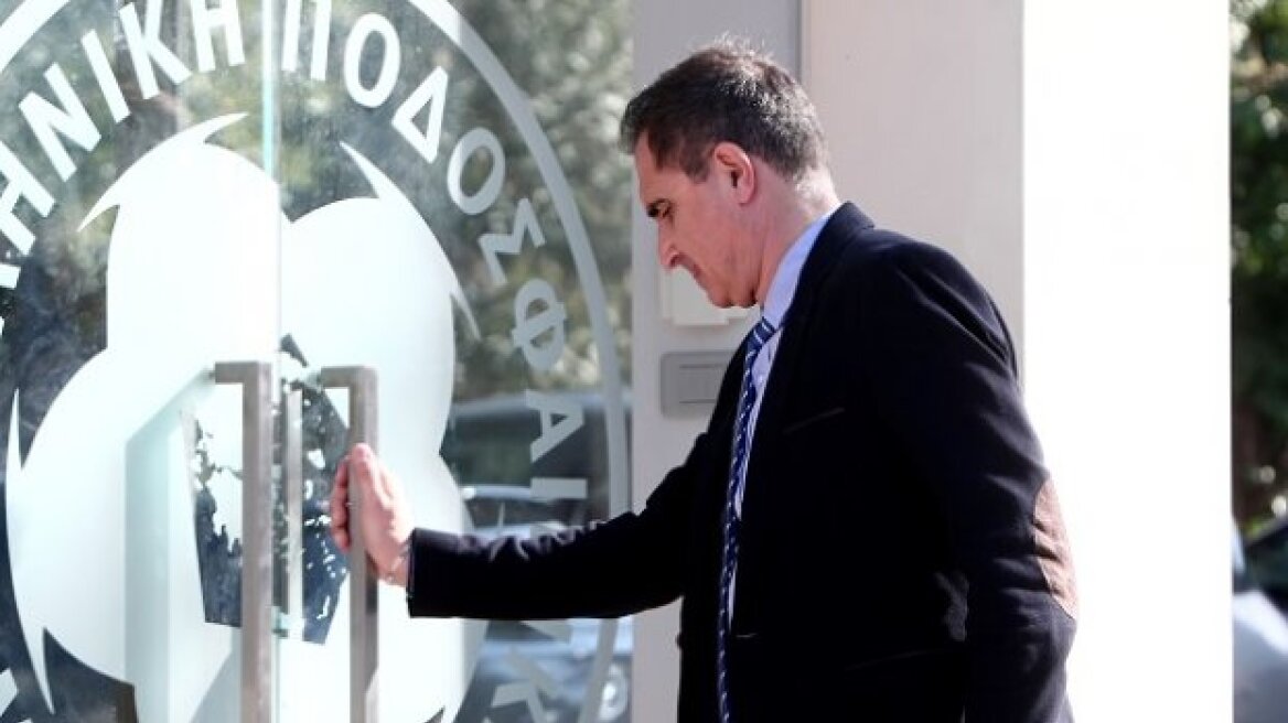 Πρωτάθλημα 14 ομάδων προωθεί η Σούπερ Λιγκ