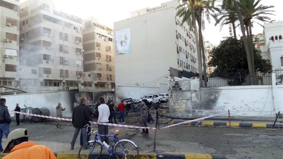 Λιβύη: Πυρά ενόπλων έξω από κτήριο του ΟΗΕ - Νεκρός ένας αστυνομικός