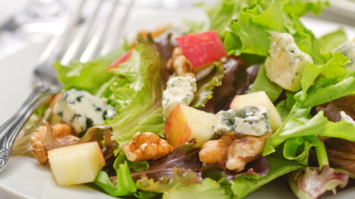 6 λάθη που κάνεις όταν φτιάχνεις μια σαλάτα