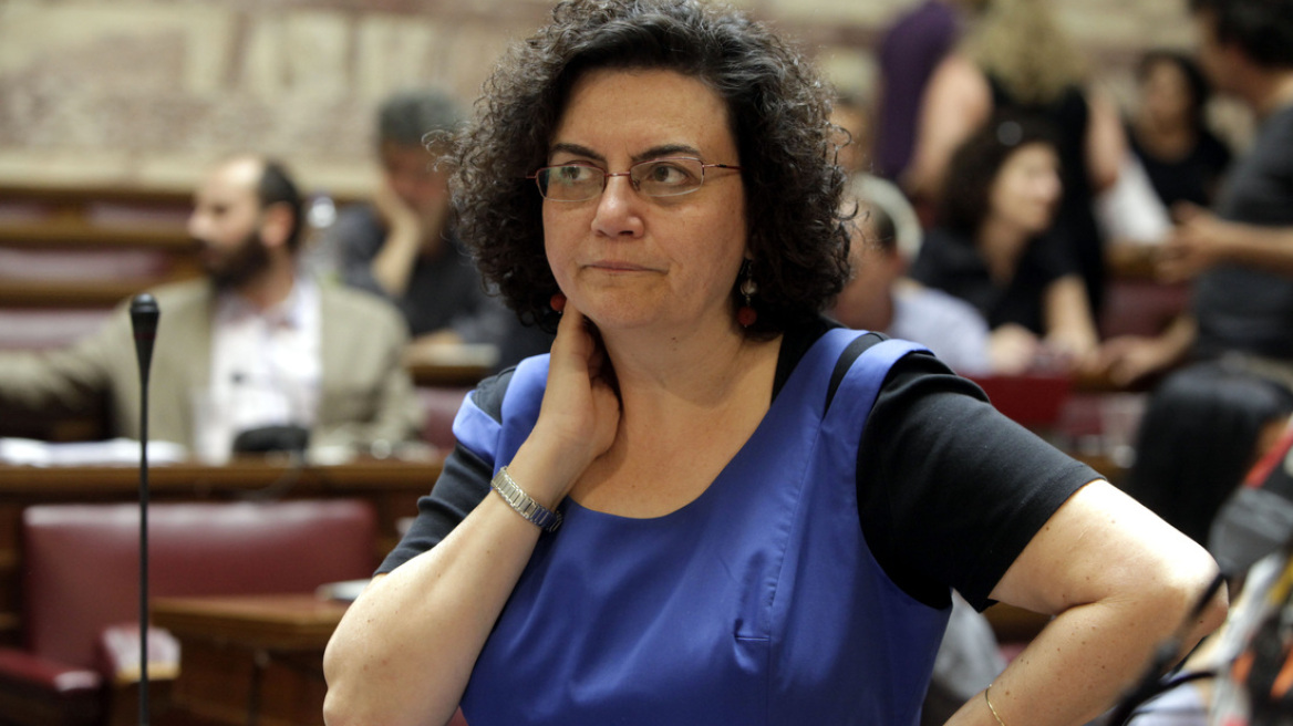 Ειδική στον Μπρεχτ η Βαλαβάνη των εσόδων