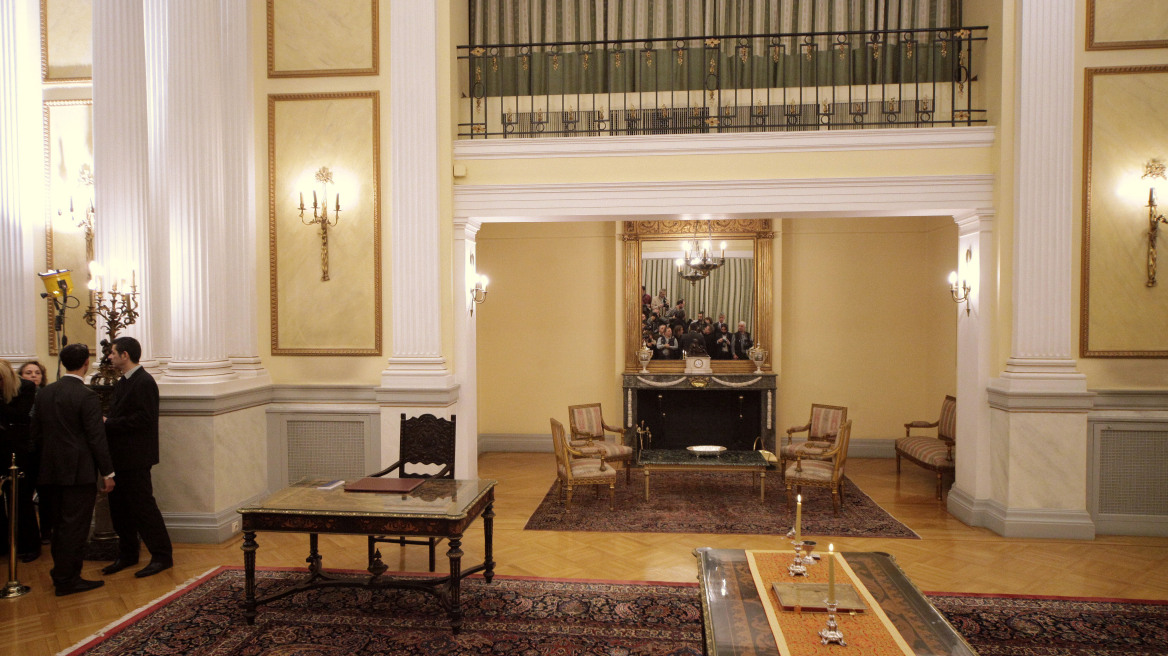 Γιατί δεν ορκίστηκαν τέσσερις νέοι υπουργοί 