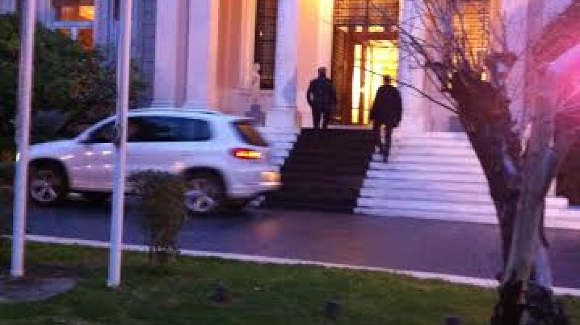 Ολοκληρώθηκε η σύσκεψη Τσίπρα-Βαρουφάκη-Σταθάκη-Δραγασάκη για την έλευση Σουλτς