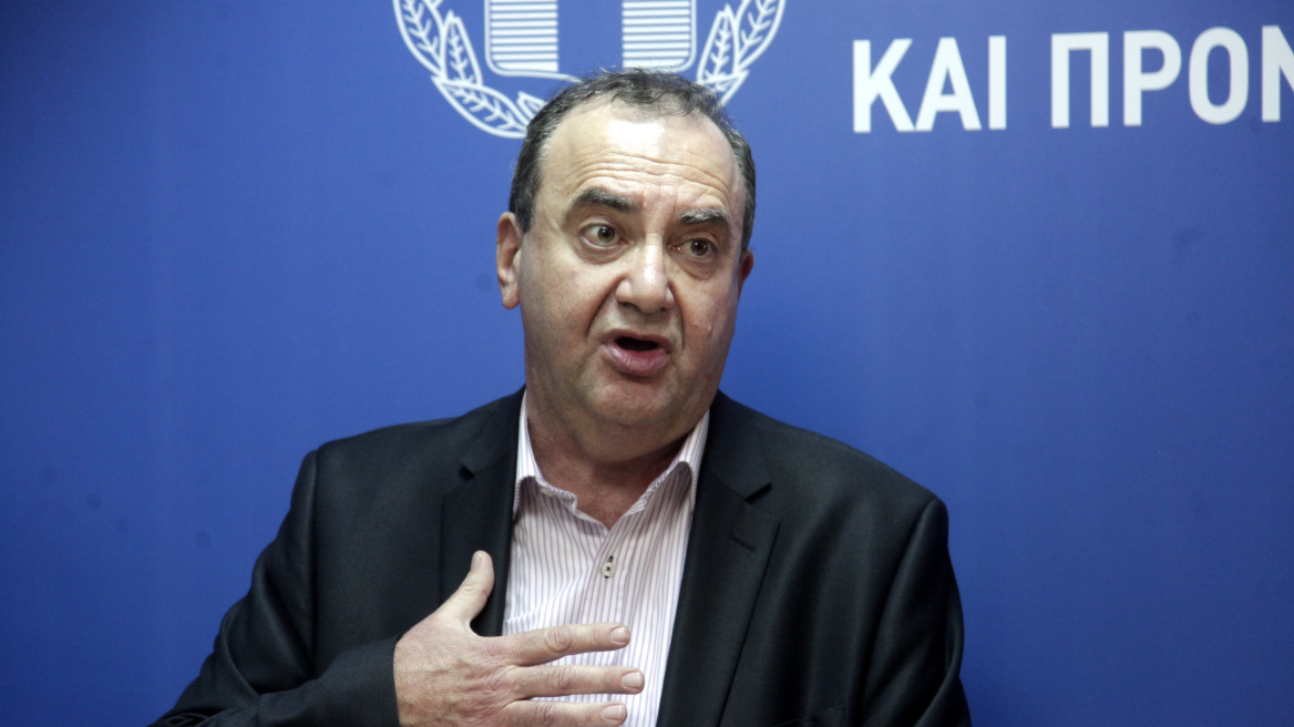 «Παγώνει» τις μειώσεις κύριων και επικουρικών συντάξεων ο Στρατούλης  