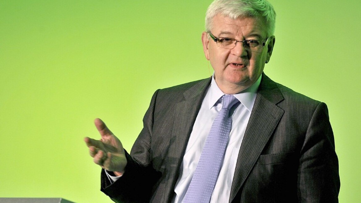 Γιόσκα Φίσερ: Η πολιτική λιτότητας της Μέρκελ κατέρρευσε 