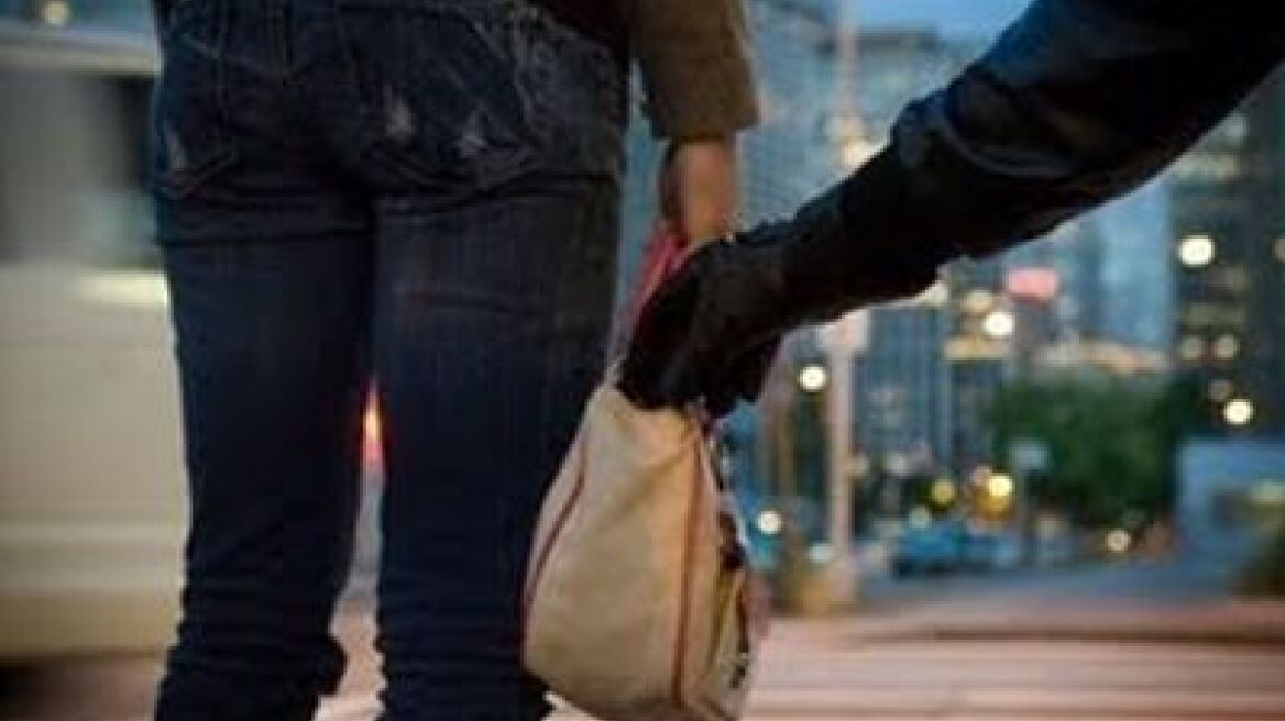 Κρήτη: Οι γονείς «πληρώνουν» για τους ανήλικους τσαντάκηδες 