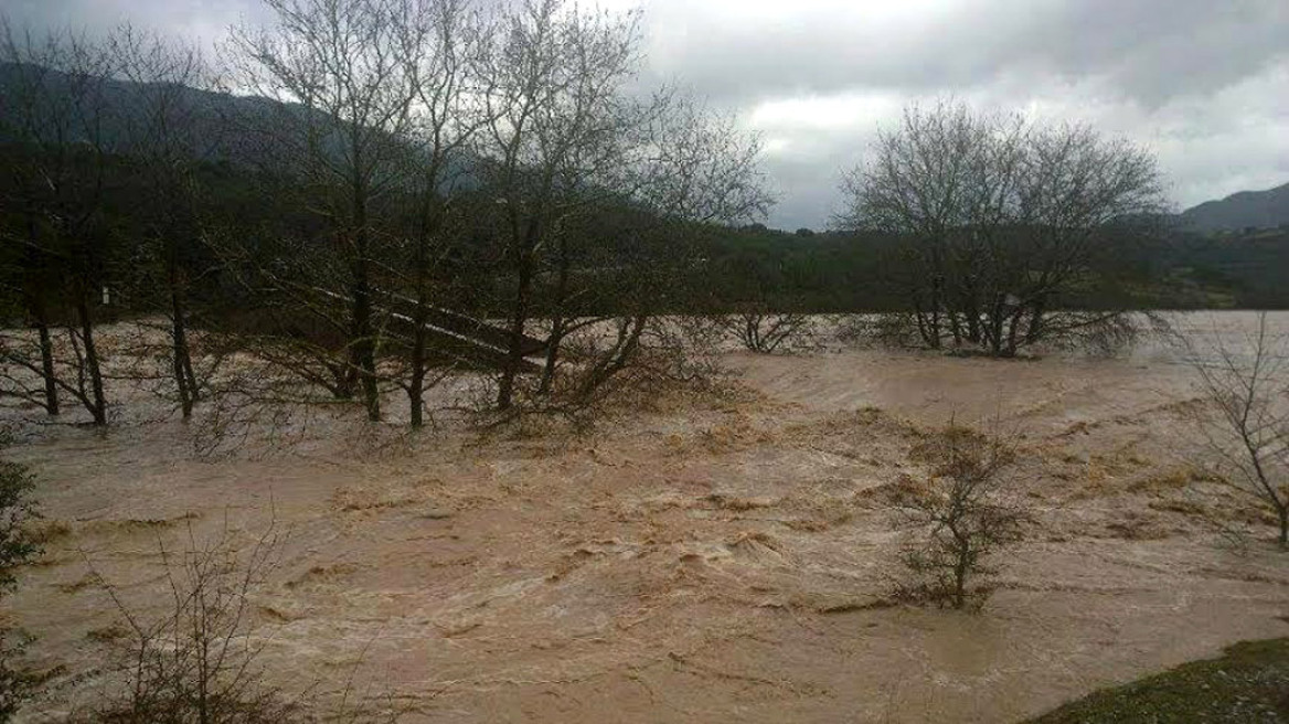 «Σάρωσε» όλη τη χώρα η κακοκαιρία 