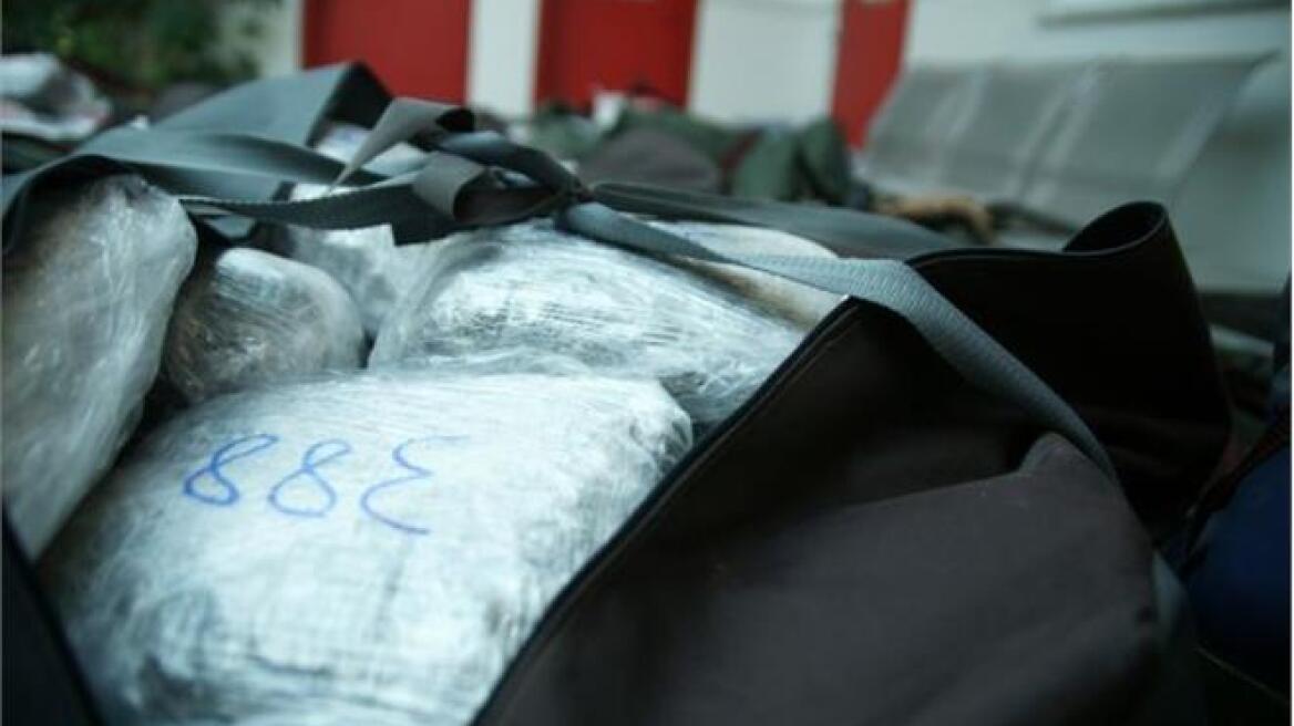 Η θάλασσα ξέβρασε 51 κιλά χασίς στην Κυλλήνη!