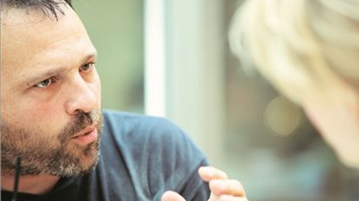 «Λοξή Τάξη»: Ο Ζάφος Ξαγοράρης εκθέτει στο Μουσείο Μπενάκη