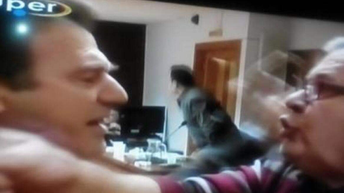 «Γαλλικά» και αστυνομία στο Δημοτικό Συμβούλιο Κορίνθου