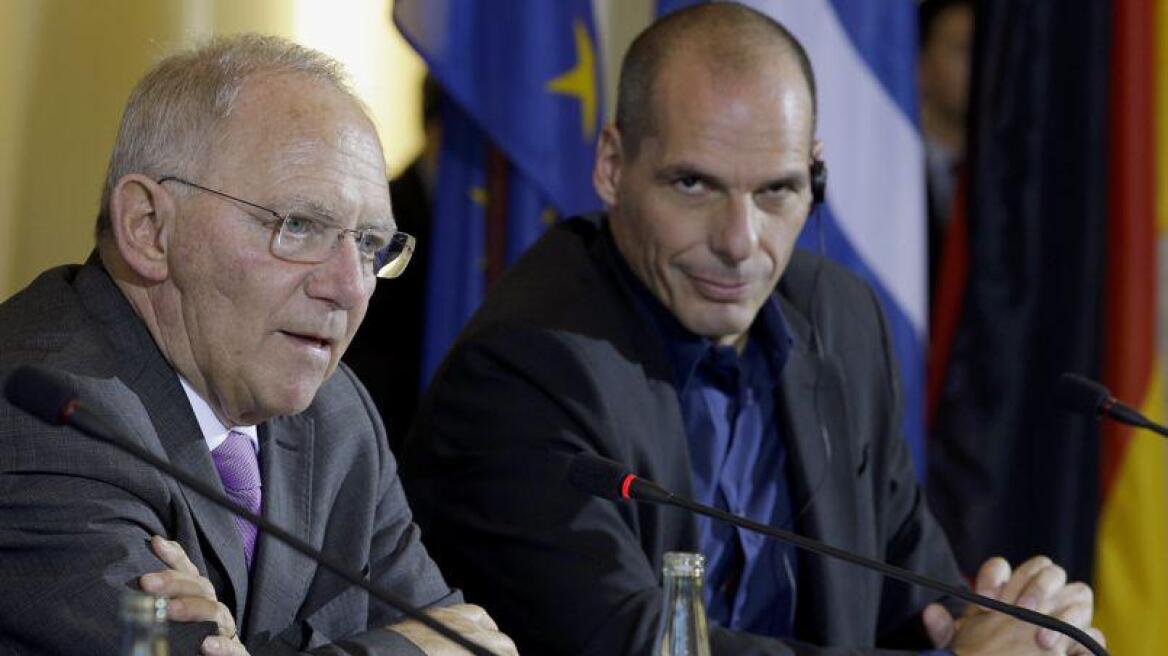 Le Figaro: Η Ελλάδα υπέστη σοκ μετά την απόφαση της ΕΚΤ
