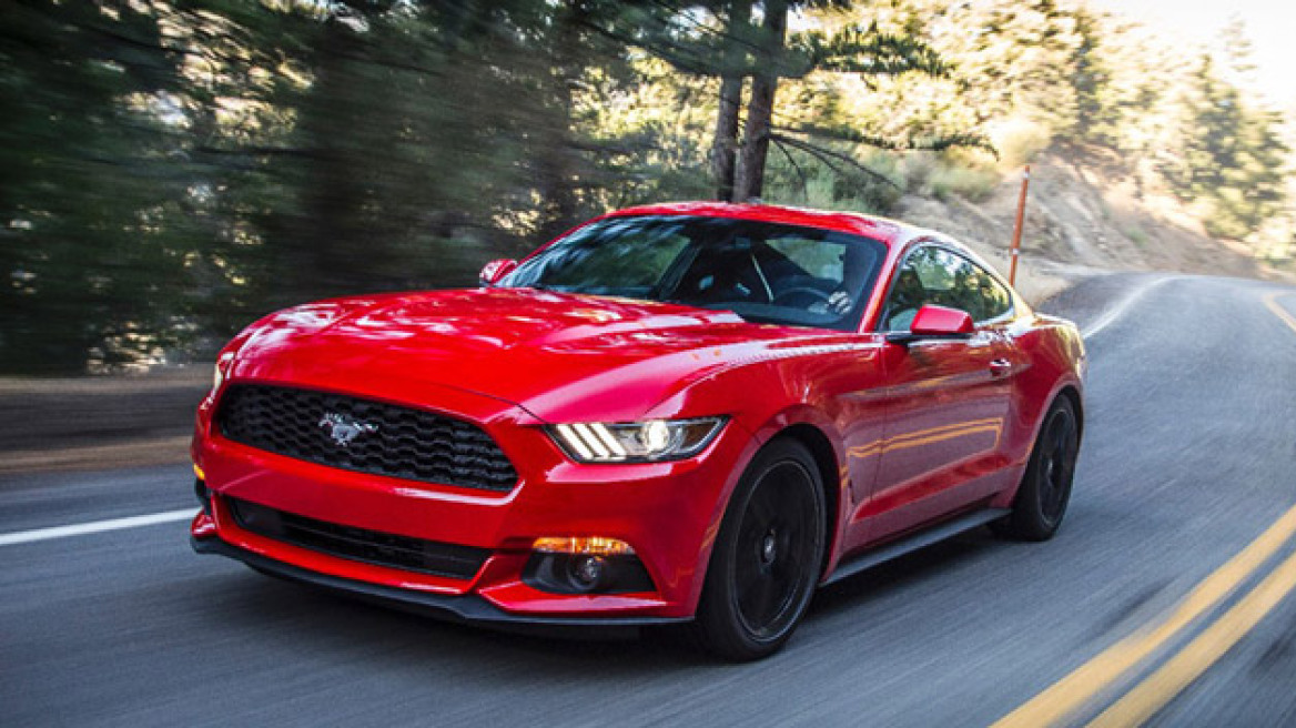 Ραντεβού στα τυφλά με Mustang (vid)