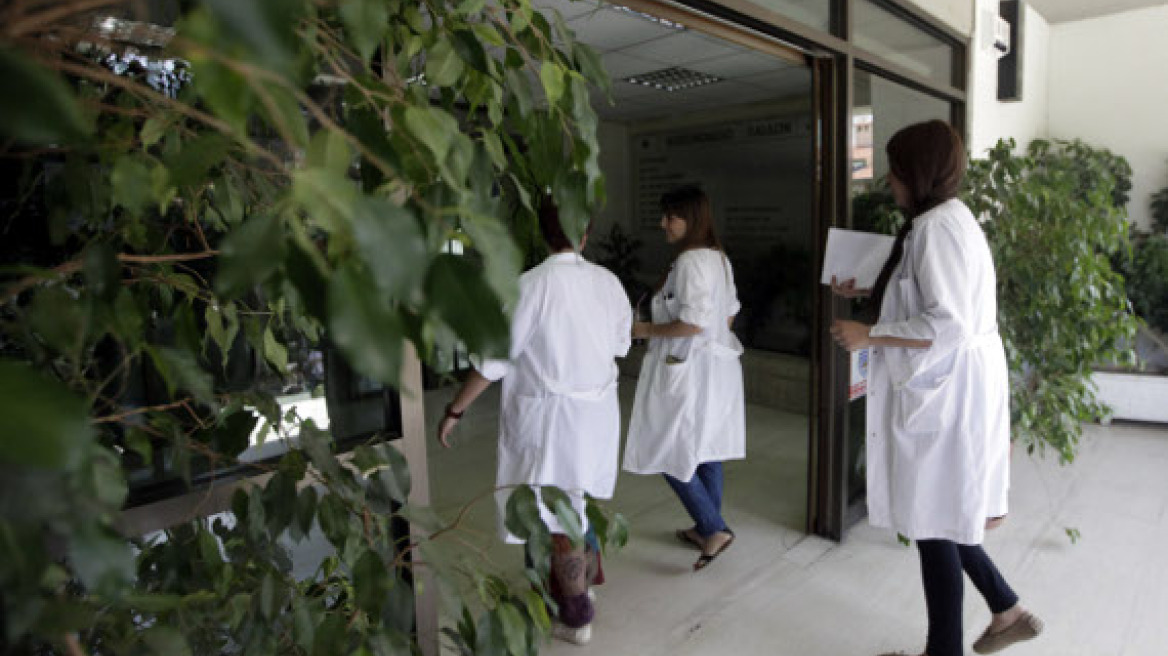«Ξεμένει» το ΕΣΥ από ειδικευόμενους γιατρούς