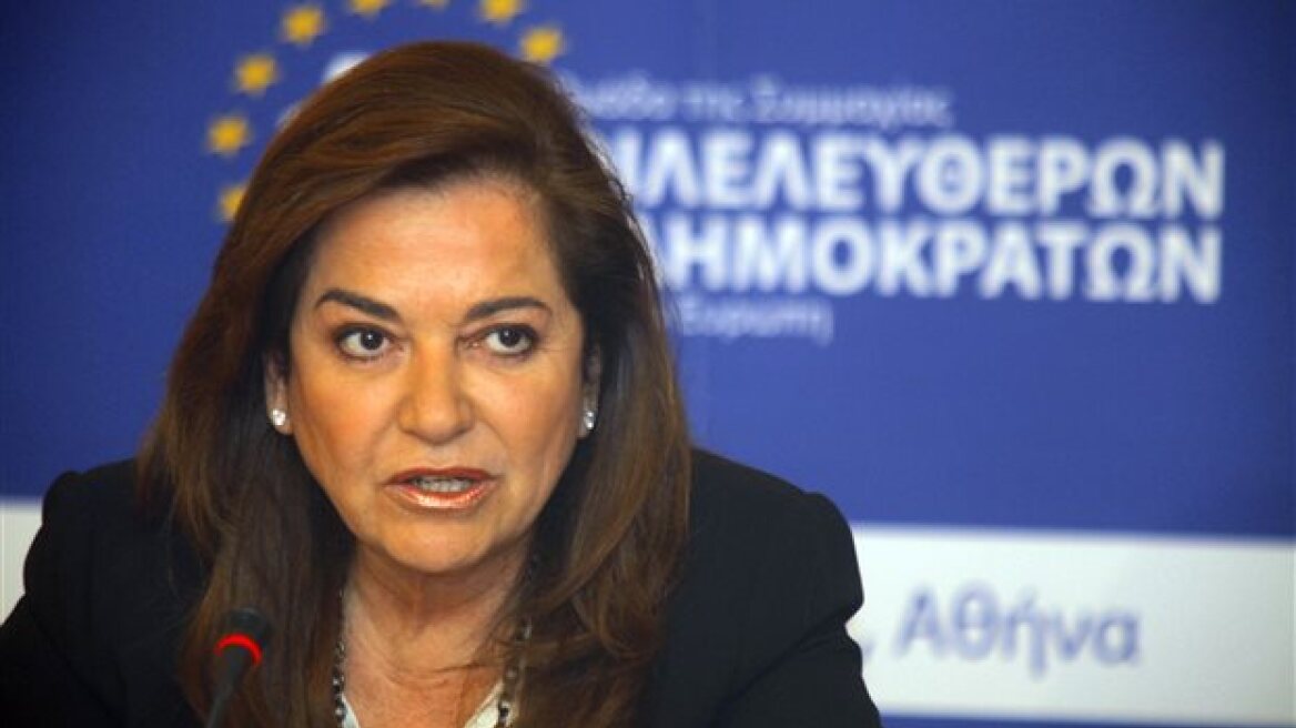 Το «καρφί» της Ντόρας προς τον Σαμαρά με αφορμή το ψήφισμα του ΕΛΚ για την Ελλάδα