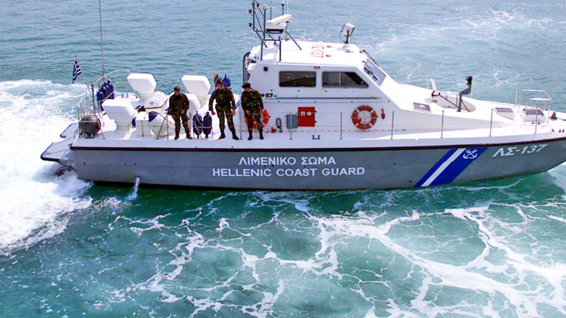 Πλωτό του Λιμενικού προσάραξε στην Πύλο