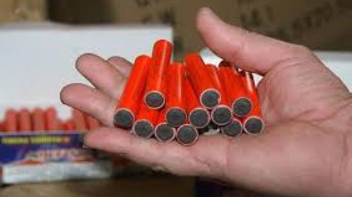 Συνελήφθη 16χρονος για κροτίδες στα Γρεβενά