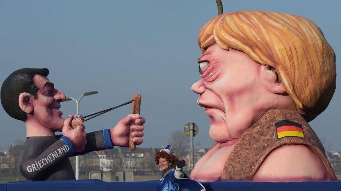 Η Μέρκελ ως «Πολύφημος» και ο Τσίπρας ως «Οδυσσέας» στο καρναβάλι της Κολωνίας 