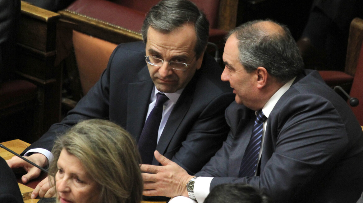 Καραμανλής σε Σαμάρα: «Πρόεδρε, καλορίζικος»