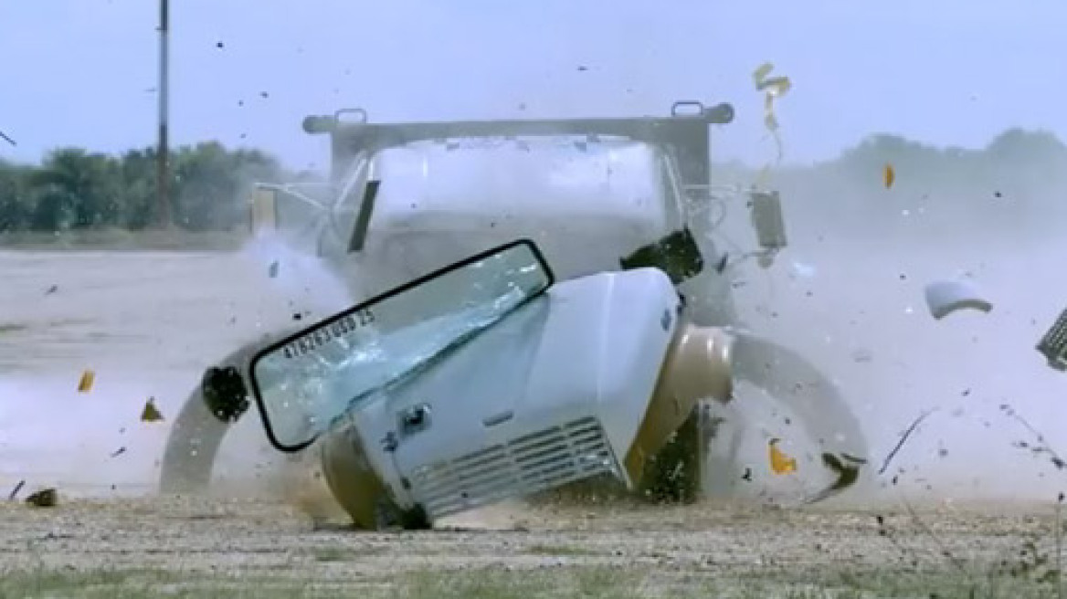 Video: Προσοχή, υπάρχει μπάρα!