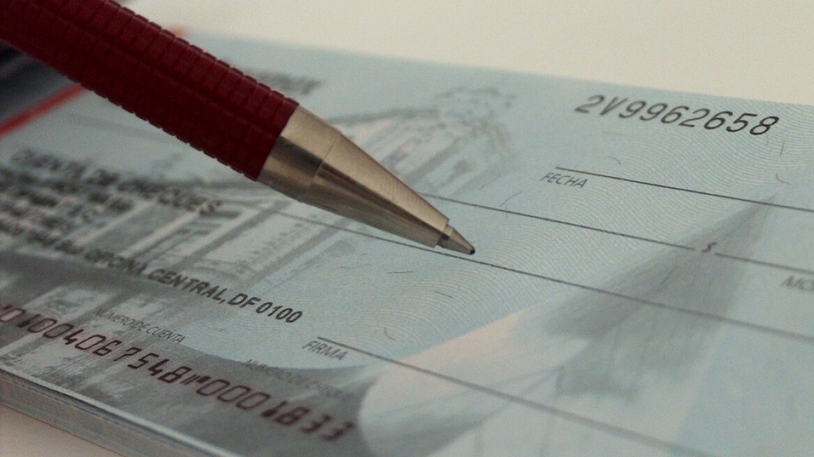 Λάρισα: Εξαπατούσαν αγρότες με πλαστές επιταγές