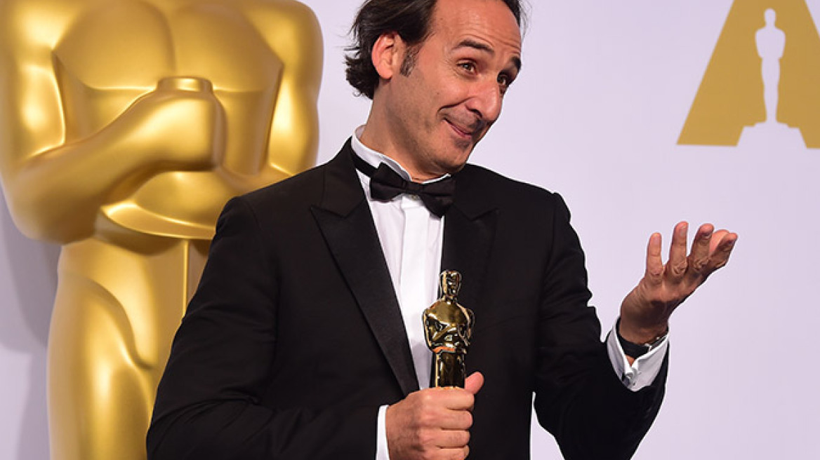 Βίντεο: O «Οσκαρικός» Αλεξάντερ Ντεσπλά ευχαρίστησε την Ελληνίδα μητέρα του 