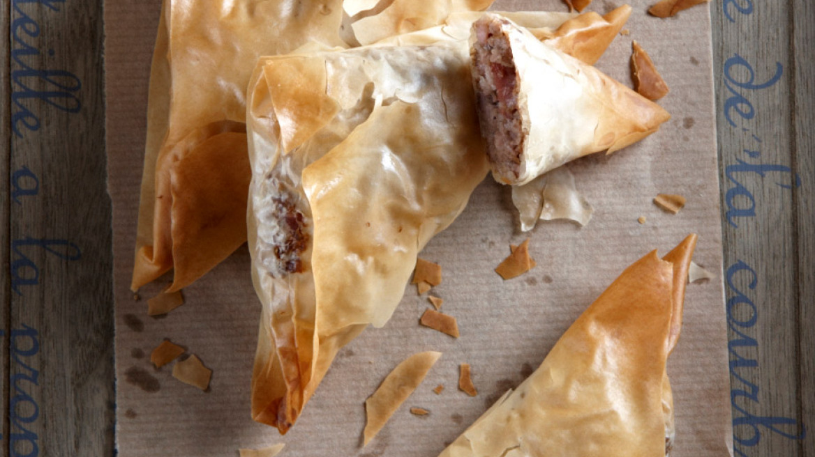 Κιμαδοπιτάκια με λευκό κρασί