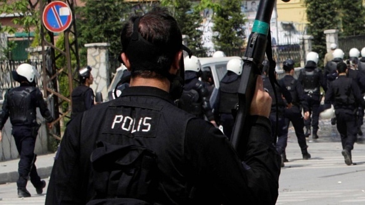 Τουρκία: Δεκάδες αστυνομικοί συνελήφθησαν για τηλεφωνικές παρακολουθήσεις