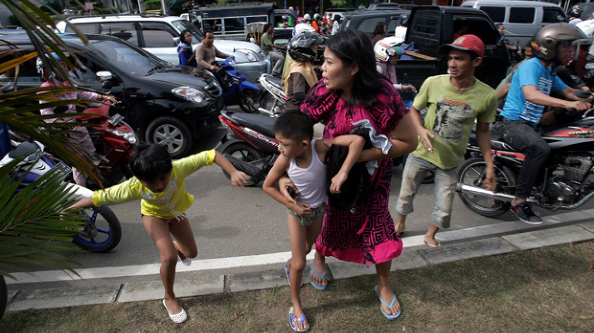 Σεισμός 6,9 Ρίχτερ στην Ινδονησία