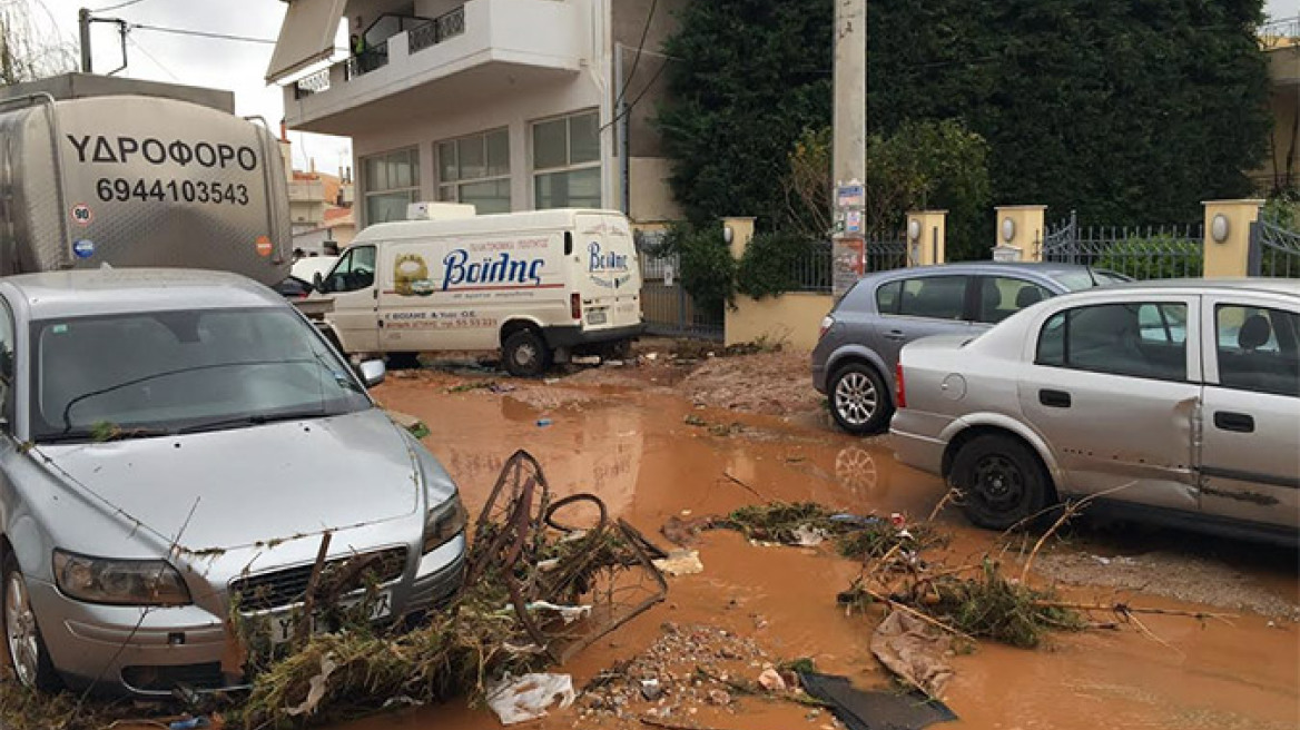 Βίντεο-ντοκουμέντο από τη Μάνδρα: Όλη η πόλη ένα ρέμα