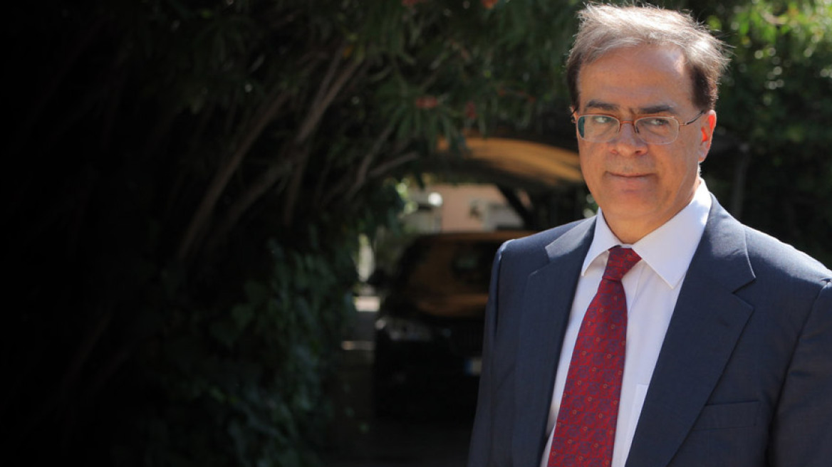 Αναβρασμός με τις αποκαλύψεις για πολιτικούς που έβγαλαν χρήματα έξω