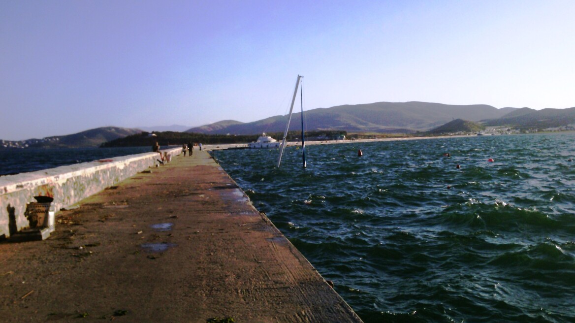 Βόλος: Παράλληλες συλλήψεις για ναρκωτικά, με αφορμή τον πνιγμό του 22χρονου