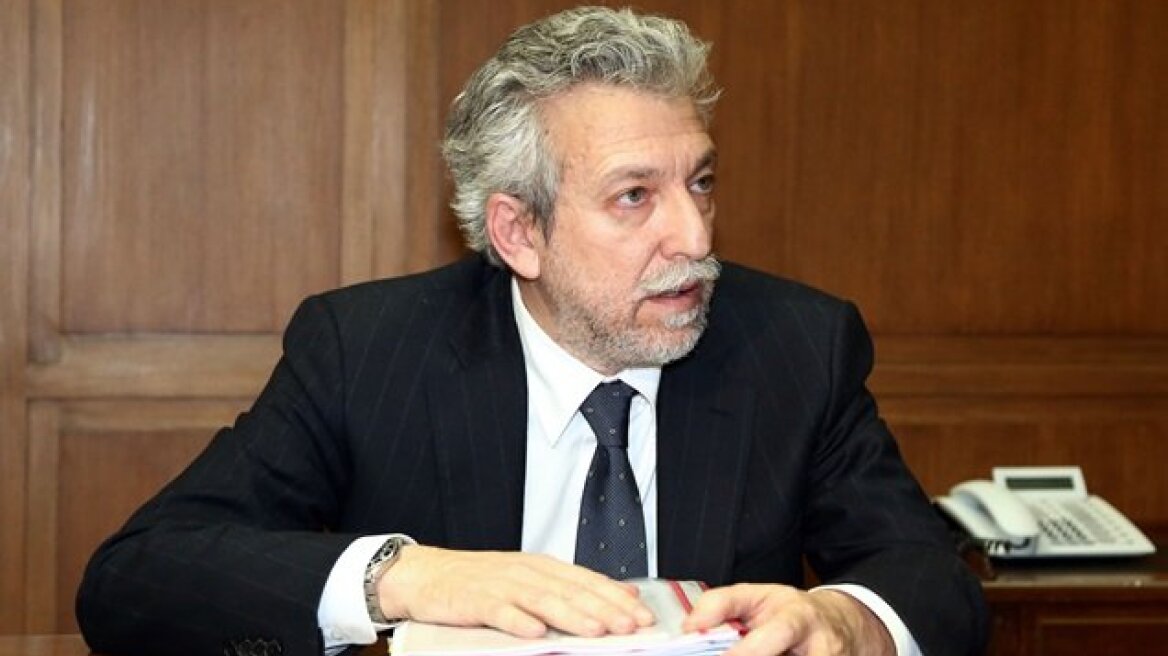 Σε άδειες εξέδρες στα γήπεδα προσανατολίζεται εκ νέου ο Κοντονής