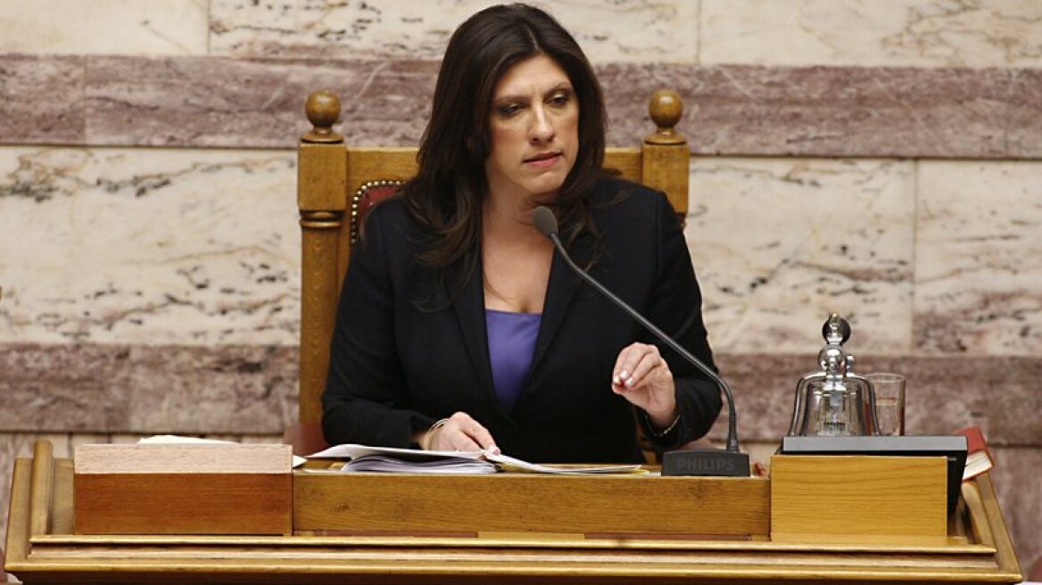 Βουλή: Στο στόχαστρο της Ζωής οι «βουλευτές - γλάστρες»
