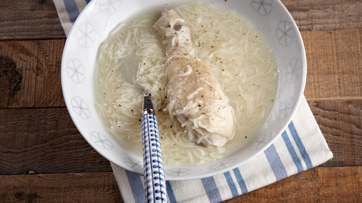 Χυλωμένη κοτόσουπα με δύο υλικά