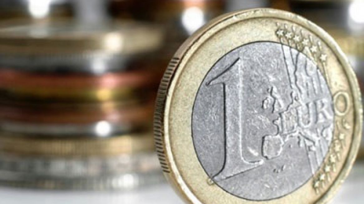 Τι κερδίζει και τι χάνει η Ελλάδα από τη ραγδαία πτώση του ευρώ