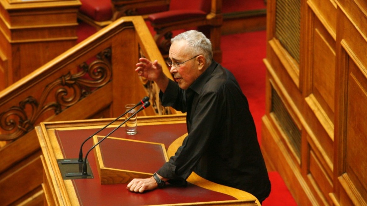 Τα πρησμένα «μέζεα» του Ζουράρι και η υψηλή τέχνη της βωμολοχίας