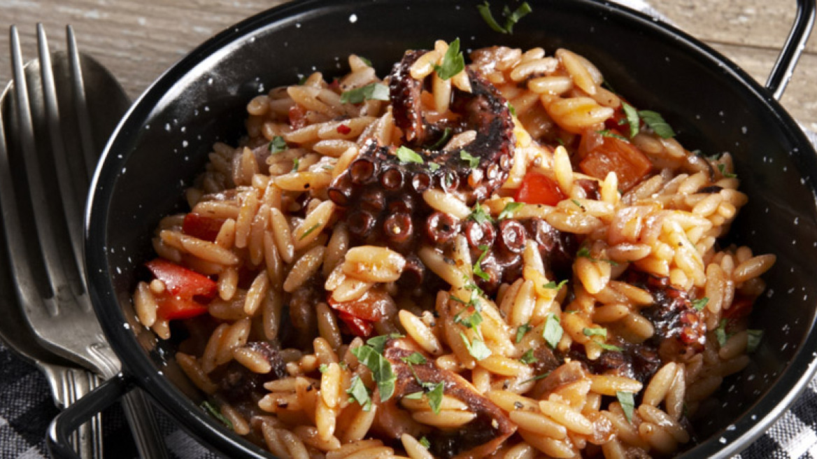 Χταποδάκι με κριθαράκι