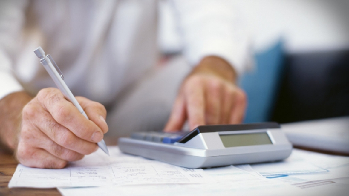 Εφοριακοί προς Βαρουφάκη: «Μας εξισώσατε με τις καθαρίστριες»