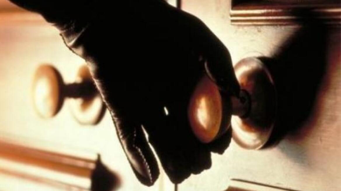 Ληστεία με τραυματισμό σε σπίτι στα Τρίκαλα